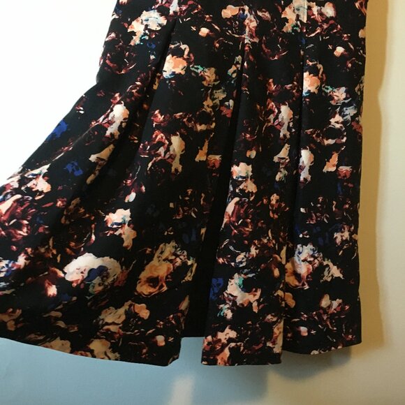 RW&CO. Box Pleated Fit & Flare Scuba Party Dress - Picture 4 of 15